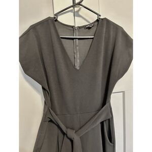 EXPRESS Brand Cap Sleeve Black Jumpsuit Size M Workwear, Evening Wear, Office, M